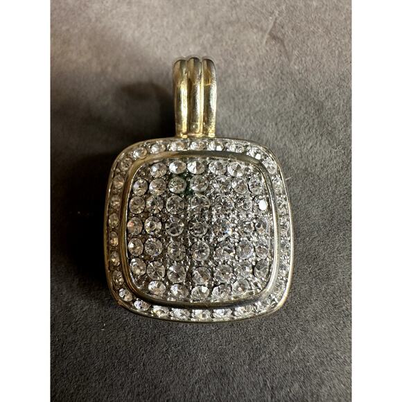 Gold tone with paved rhinestones magnetic pendant stunning - Picture 2 of 9
